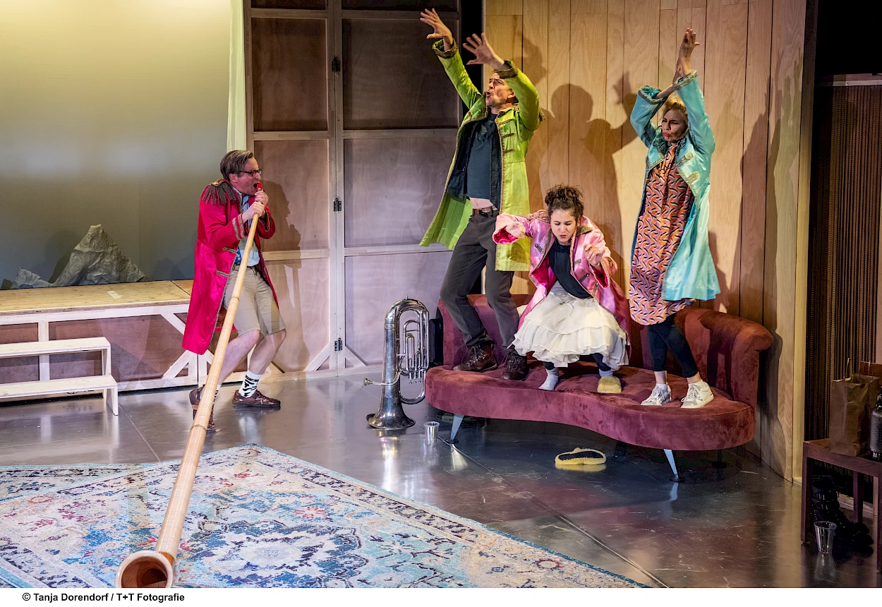 Scho no speziell, Theater Kanton Zürich, Katharina von Bock, Axel Julius Fündeling, Mia Lüscher, Alexandre Pelichet  | Foto: T + T Fotografie, Tanja Dorendorf