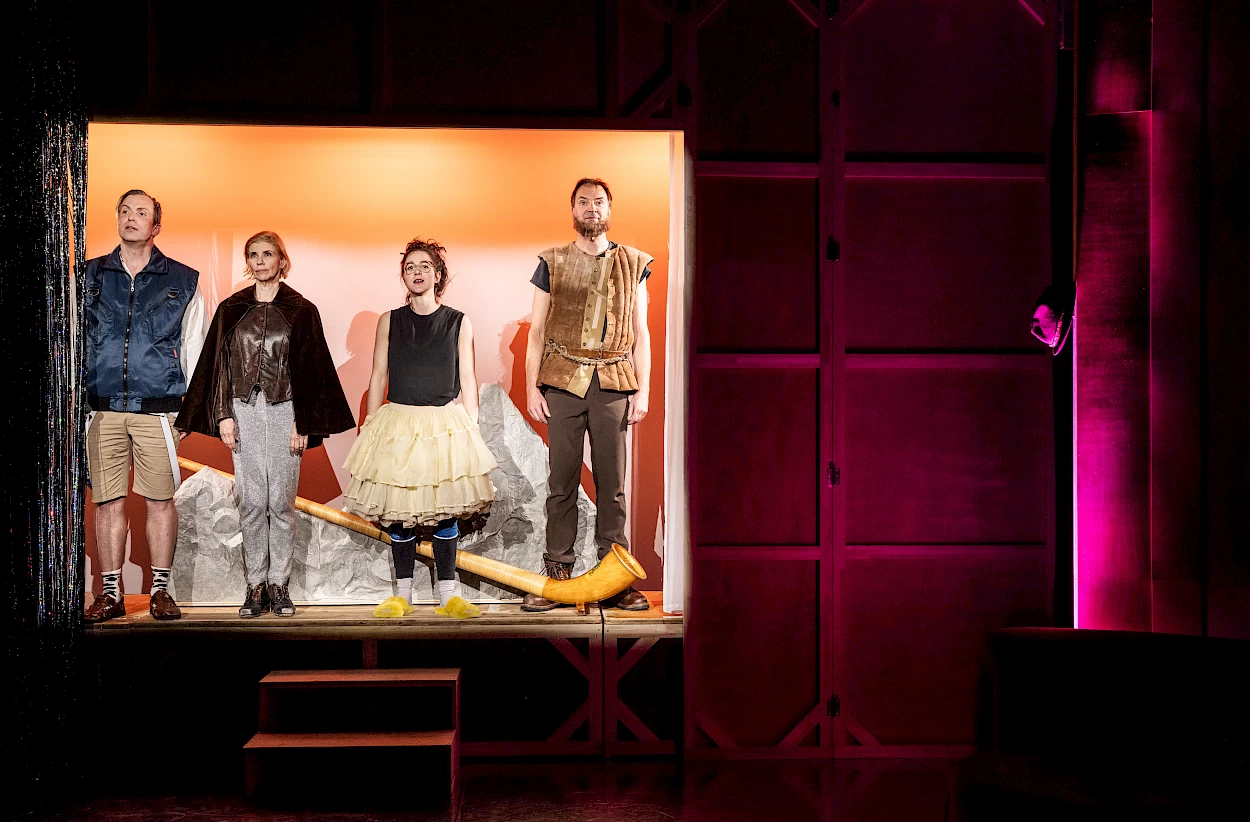 Scho no speziell, Theater Kanton Zürich, Katharina von Bock, Axel Julius Fündeling, Mia Lüscher, Alexandre Pelichet  | Foto: T + T Fotografie, Tanja Dorendorf